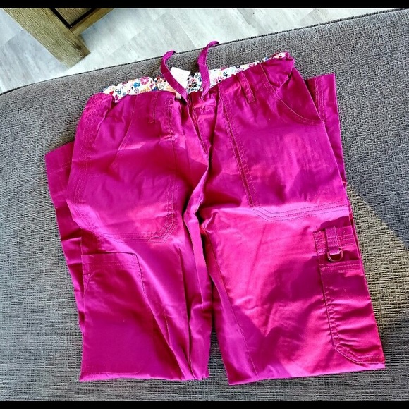 Set of fuchsia scrubs size S, long - Picture 3 of 5